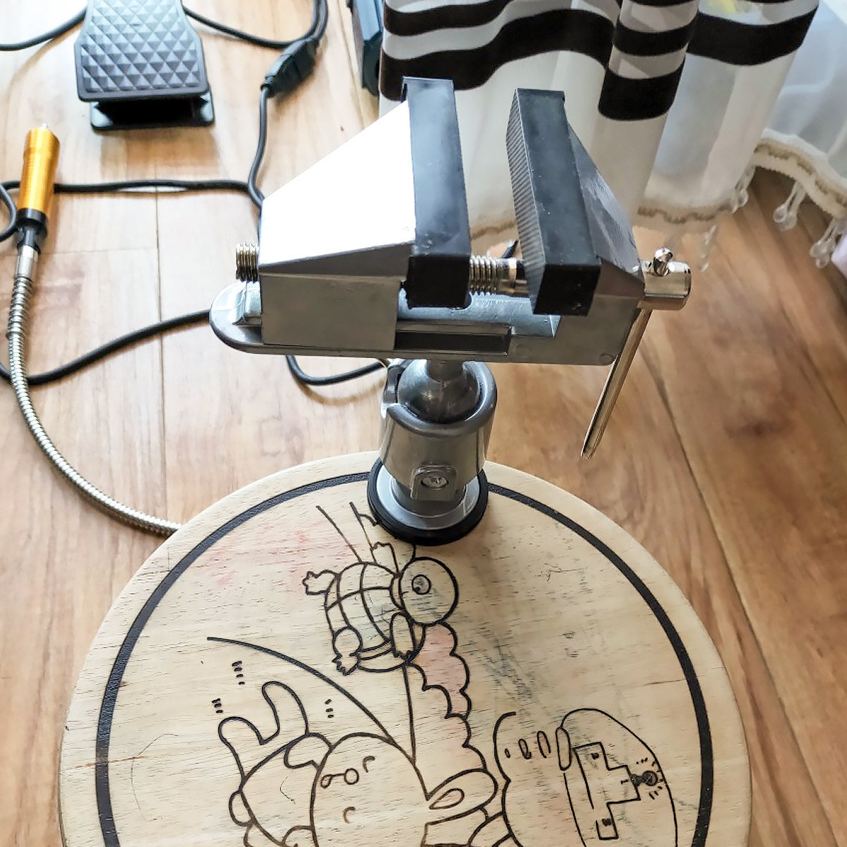 Draaibare tafelklem, roterende - Bench Vise Swivel recensie en prijs