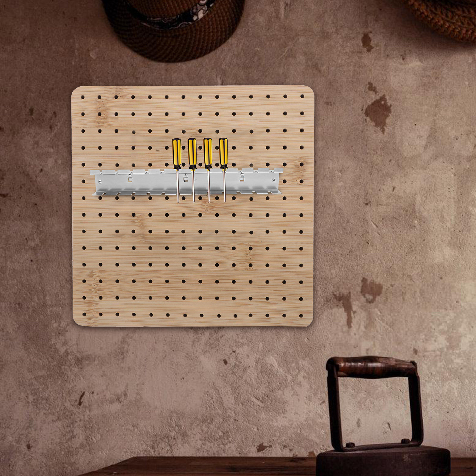 Stevige haken voor op een prik - Workshop Tools Holder recensie en prijs